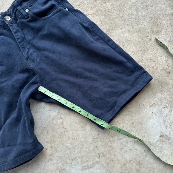 Zara blue denim straight leg jeans jorts shorts
Size 31 waist - Picture 6 of 8